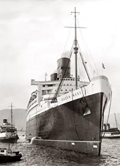 Pre War Prints: Ocean liner Queen Mary, c. 1936