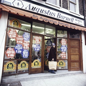 Images Dated 7th October 2011: Off Licence 1970S