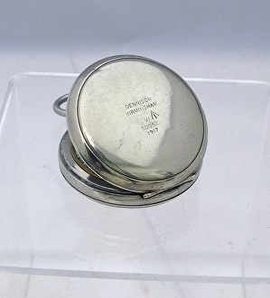 Images Dated 28th January 2012: Officers compass, WW1