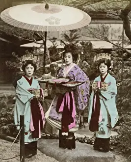 Courtesan Prints: Oiran and attendants (high class courtesan) Japan