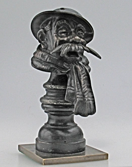 Images Dated 2nd September 2009: Old Bill car mascot on a metal plinth, WW1