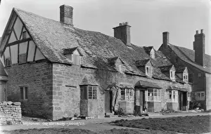 Quaint Prints: Old Cottage in Broadway