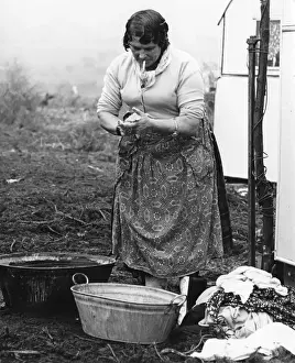 Cigarette Prints: Old Gipsy Woman