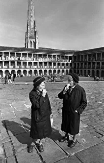 Images Dated 14th March 2019: Old ladies, Piece Hall Halifax - 1