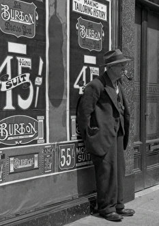 Shabby Gallery: Old man in shabby suit