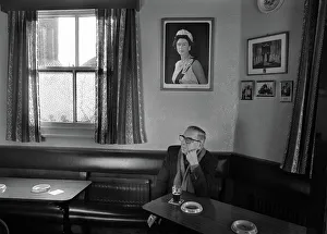 Royalist Gallery: Old man in Stoke pub -1