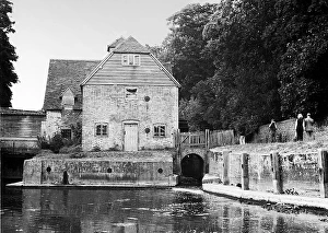 Images Dated 31st August 2016: The Old Mill, Mapledurham Oxfordshire