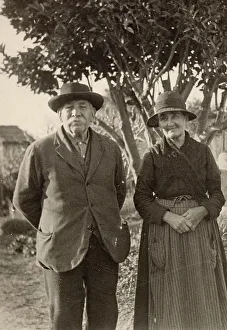 An old peasant couple. Date: 1930s ?
