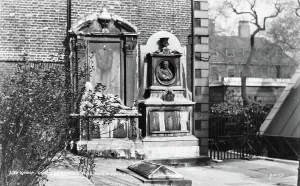 Goldsmiths Prints: Oliver Goldsmith's Tomb at Middle Temple