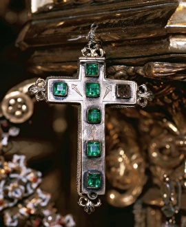Ostensorium. Gothic. 14th C. Detail cross adorned with green Ostensorium. Gothic. 14th C. Detail cross adorned with green
