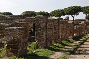 Antica Gallery: Ostia Antica. Via Horrea Epagathiana
