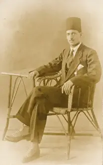 Laces Prints: Ottoman gentleman - seated