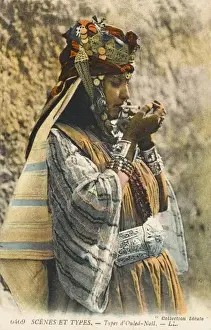 Nails Prints: Ouled-Nahils, Algeria - Southern Algerian Woman