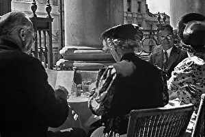 Diners Prints: Outdoor dining in Brighton, Sussex