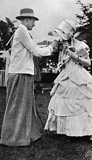 Images Dated 15th February 2018: Oxford bags worn at Regents Park, 1925