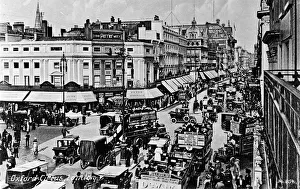 Images Dated 27th September 2017: Oxford Circus, Central London