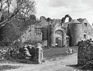 Peninsula Collection: Oxwich Castle