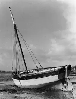 Oyster boat on River Exe, Topsham, Devon