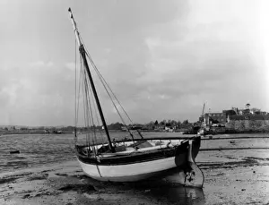 Oyster boat on River Exe, Topsham, Devon