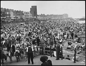 Kent and Sussex Seaside Collection: Packed Margate Beach