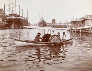 Paddle boat