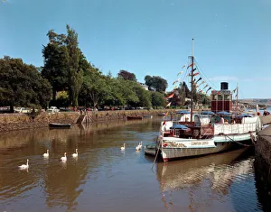 Compton Prints: Paddle Steamer Compton Castle, Kingsbridge