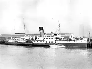 Newhaven Prints: Paddle steamer Ryde, Newhaven, East Sussex