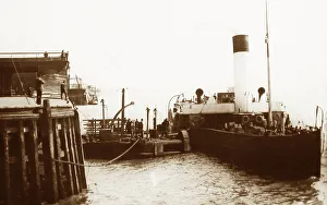 Paddle steamer at Victoria Pier, Hull