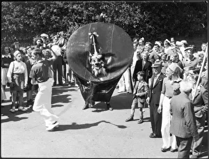 Images Dated 19th October 2007: Padstow Hobby Horse