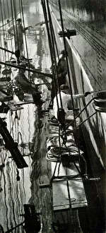 Tons Prints: Painting the hull of RMS Queen Mary