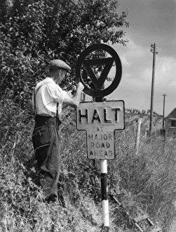 Constant Gallery: Painting a Road Sign
