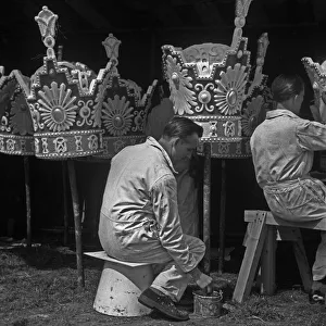 Workman Prints: Painting street decorations for royal wedding