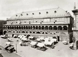 Della Collection: Palazzo della Ragione and market stalls, Padua, Italy c. 1890