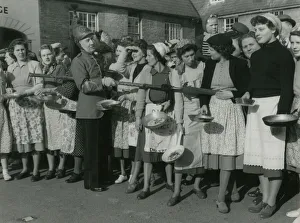 Images Dated 4th April 2016: Pancake Race / Olney