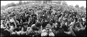 Images Dated 6th October 2015: Panoramic picture of UB40 fans from stage - Finsbury Park co