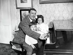 Images Dated 7th February 2012: Pantomime artist Will Evans with his children