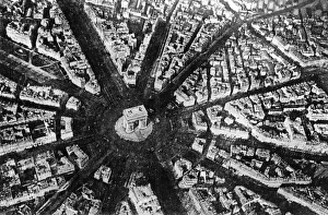 Images Dated 11th August 2011: Paris Arc De Triomphe