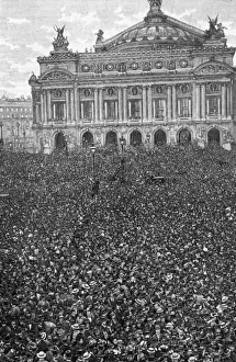 Paris Crowd / Nature / 1894