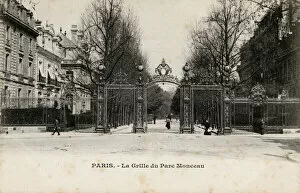 Parisian Collection: Paris, France - La Grille du Parc Monceau