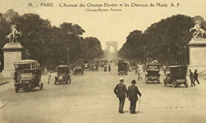 Paris - L Avenue des Champs Elysses - Les Chevaux de Marly
