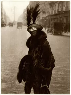 Images Dated 1st February 2019: Parisian woman wearing toque hat with feathers 1914
