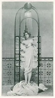 Parisienne in Shower
