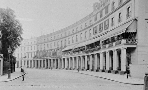 Images Dated 27th September 2017: Park Crescent West, London W1