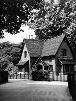 Images Dated 18th March 2011: Park Keepers Lodge