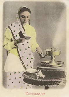 Images Dated 24th January 2011: A Parsi woman at a fire altar