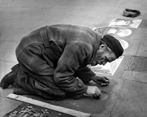Paving Prints: Pavement artist at work