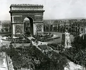 Triomphe Prints: Peace celebration, Arc de Triomphe, Paris, France