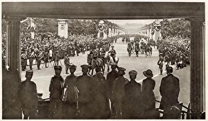Images Dated 22nd July 2021: Peace Day Celebrations - Royal Watching in Pavilion 1919