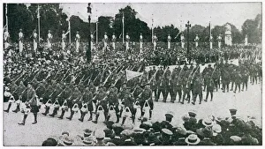 Images Dated 23rd July 2021: Peace Parade in London, to celebrate the end of World War One