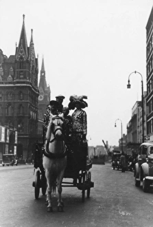 Images Dated 13th May 2011: Pearly Kings Carriage
